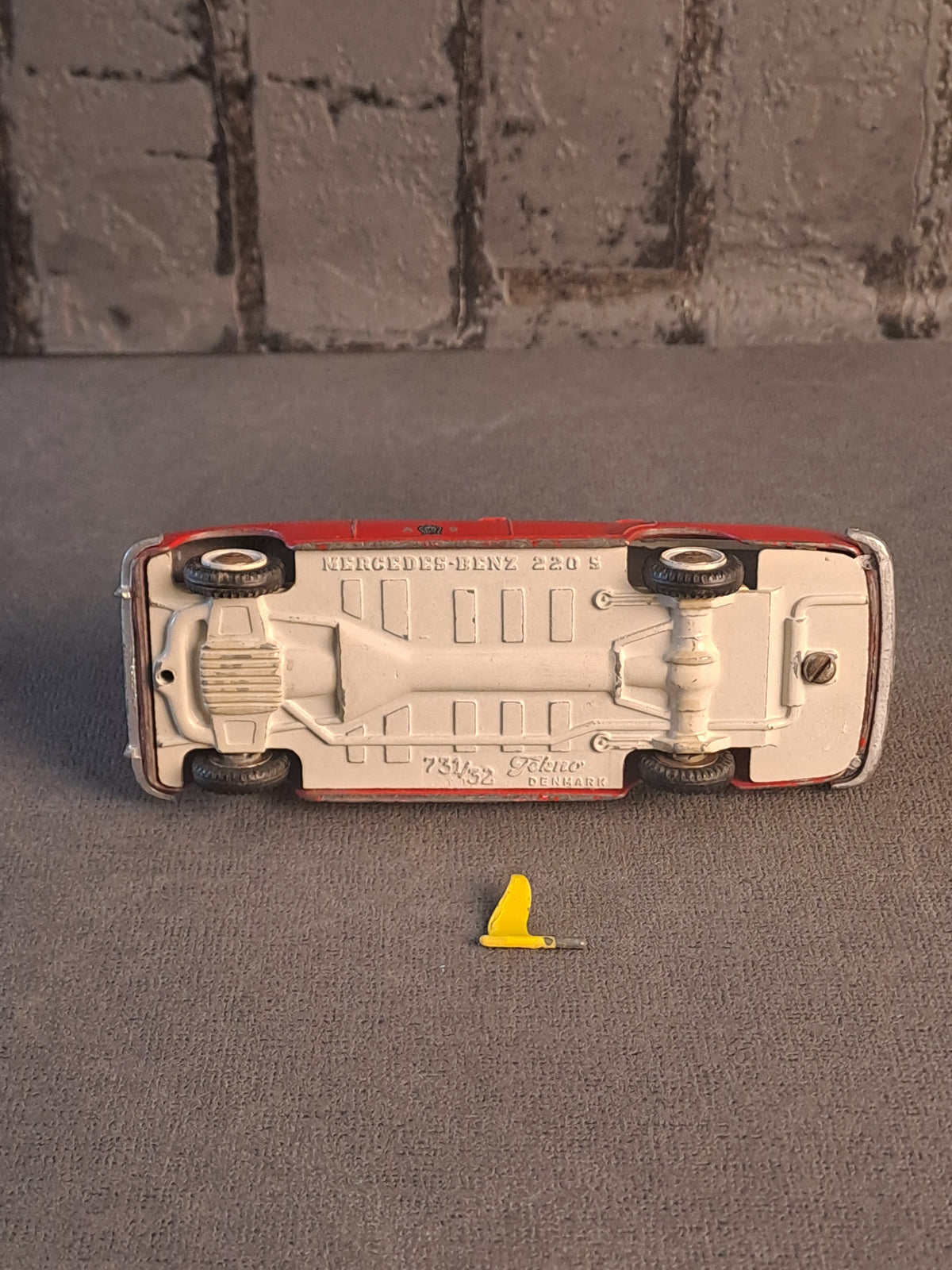 Tekno Denmark Mercedes Benz 220s Ambulance