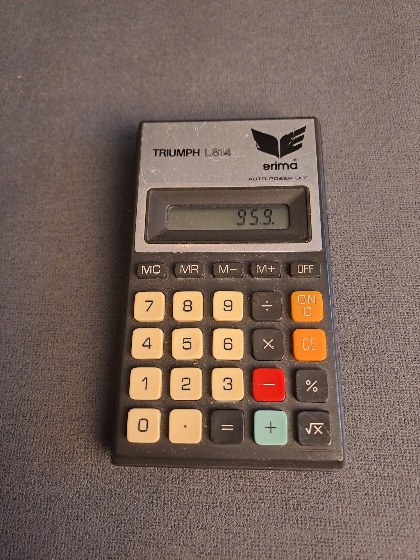 Vintage Calculator Triumph L814 / Vintage Lommeregner Triumph L814