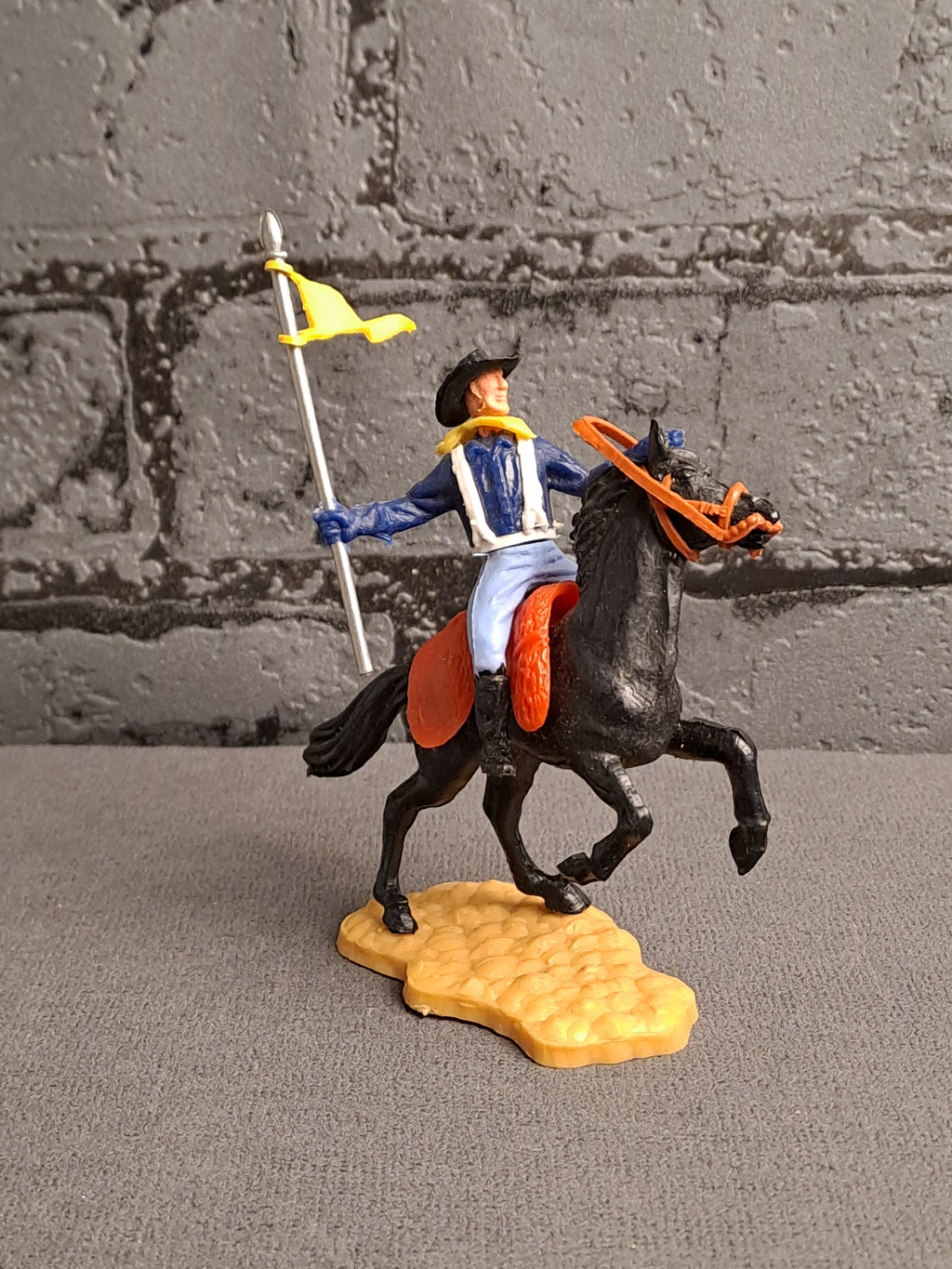 Timpo Toys U.S. Cavelery Federate Standard Bearer on Horse / Timpo Toys U.S. Kavaleri Føderal Fanebærer på Hest
