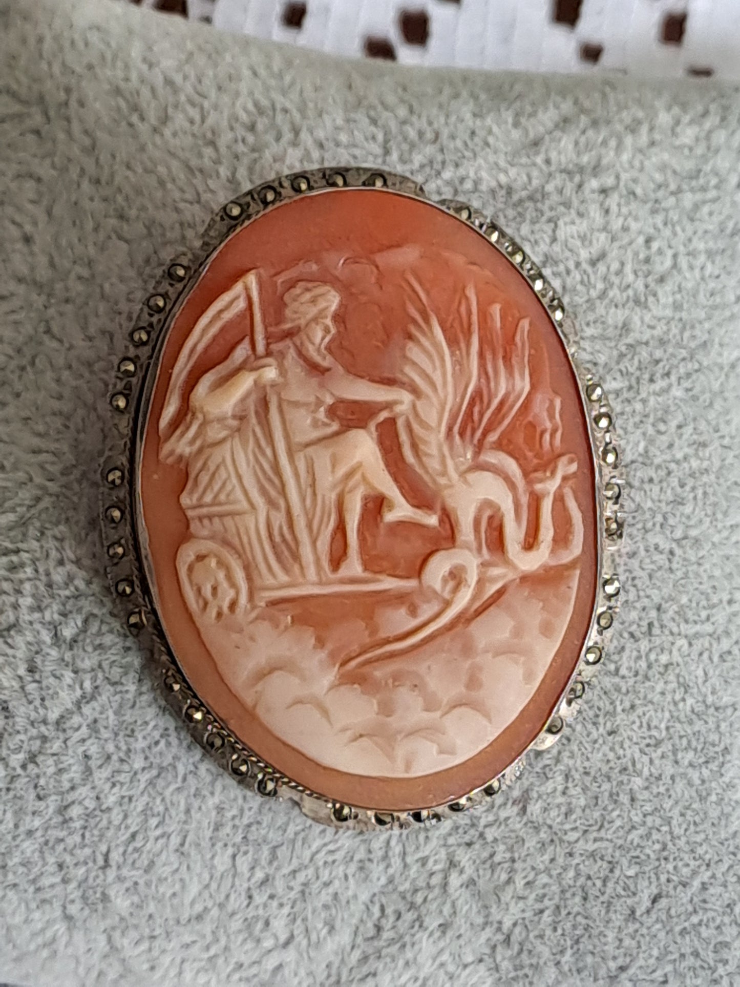 Large Antique 800 Silver Shell Carved Cameo Pendant/Brooch