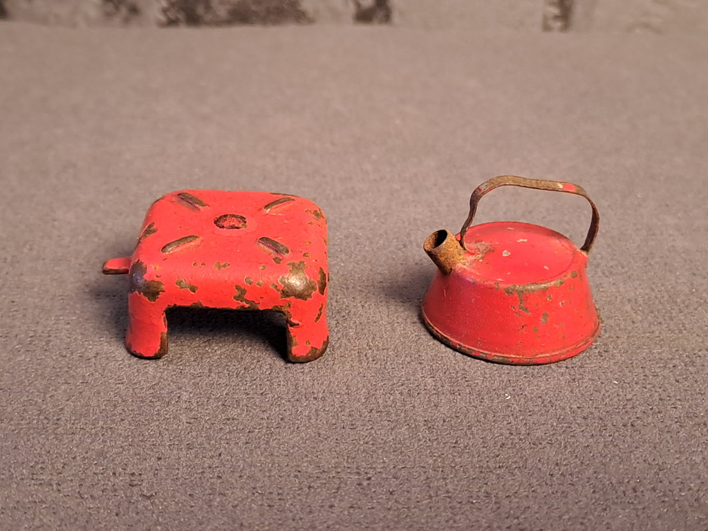 Tekno Denmark Miniature Gas Table and Kitchen Tools / Tekno Danmark Gasbord og Køkkenredskaber