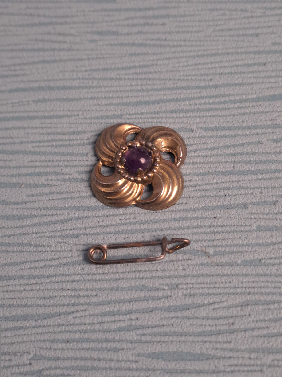 WW2 WHW Sonnenrad Blume Rare / WW2 WHW Hagekors Blomst Sjælden