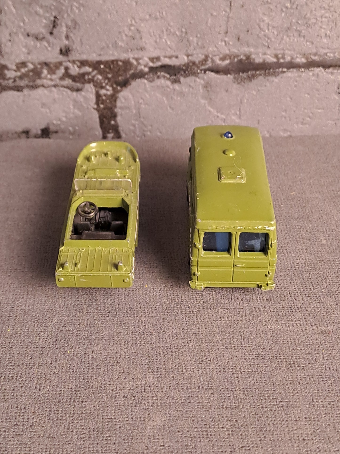 Play Art Military x2