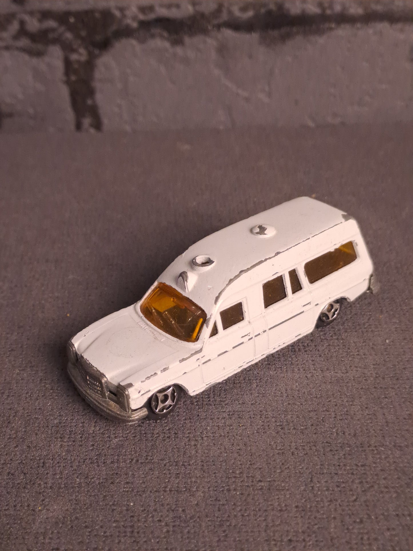 Norev Mercedes Ambulance