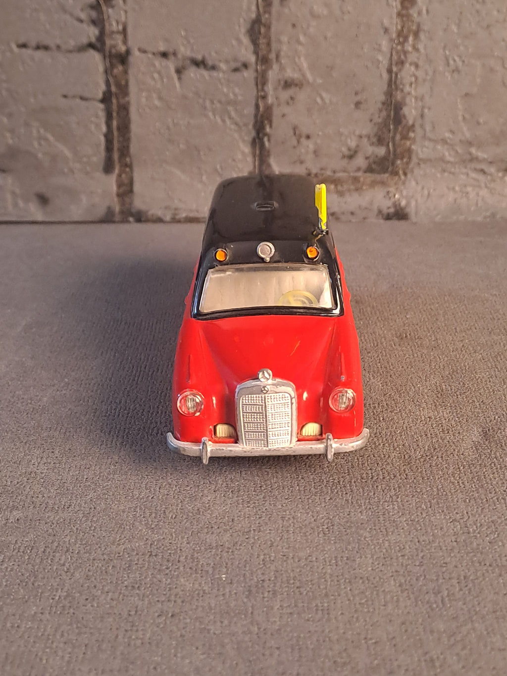 Tekno Denmark Mercedes Benz 220s Ambulance