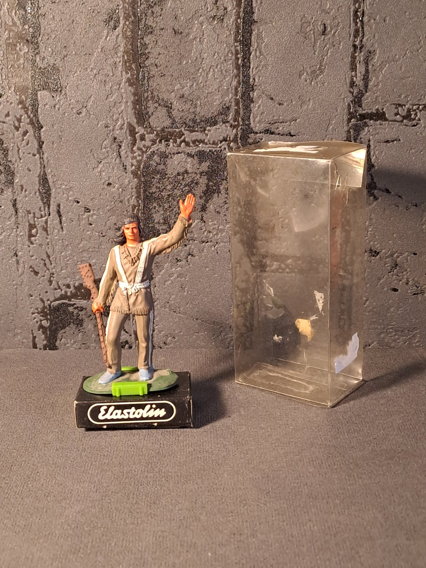 Elastolin Winnetou with Rifle / Elastolin Winnetou med Riffel