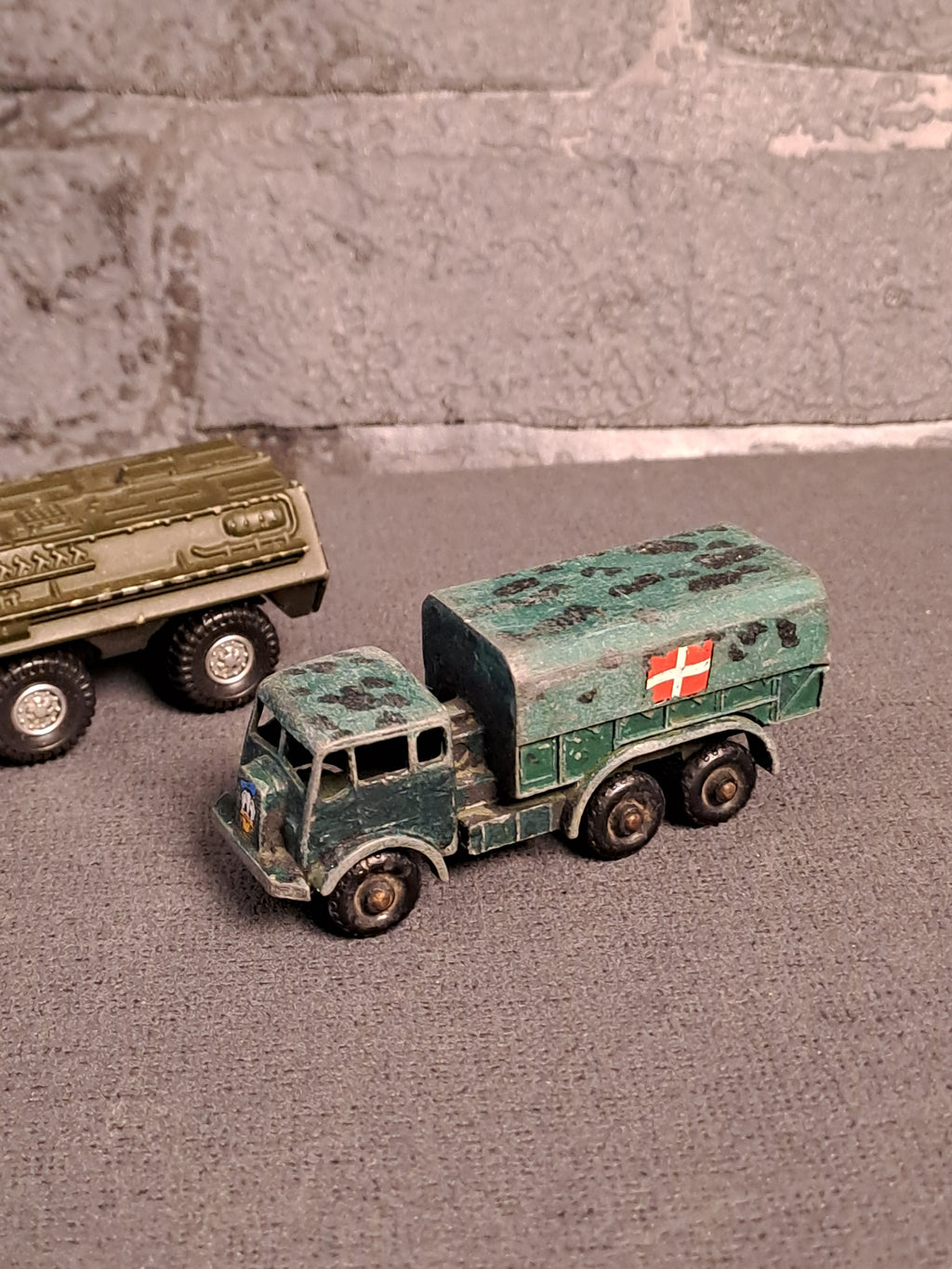 Siku and Lesney Military