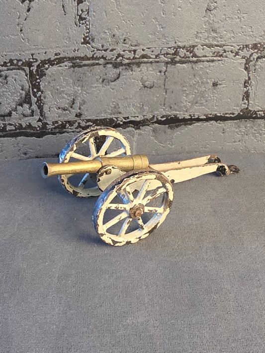 Antik Kanon. 16 cm.