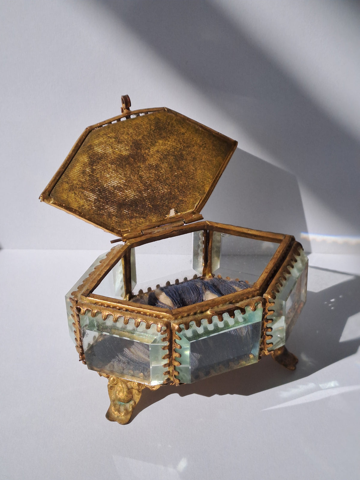 French Antique Ormolu Jewelry Box / Antik Fransk Ormolu Smykkeskrin