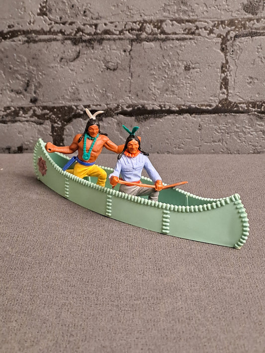 Timpo Toys Indians in Canoe / Timpo Toys Indianere i Kano