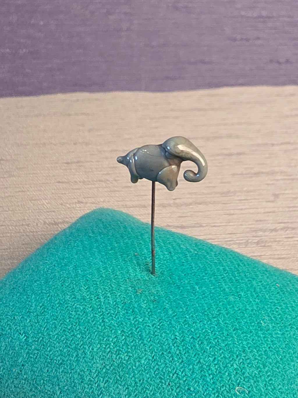 Needle elephant