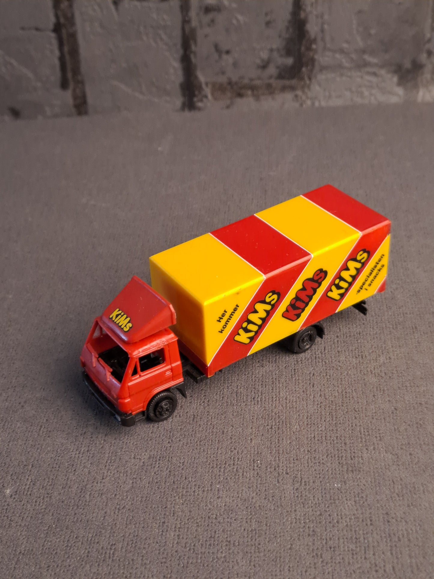 Herpa Truck Kims Company / Herpa Lastbil Kims Chips