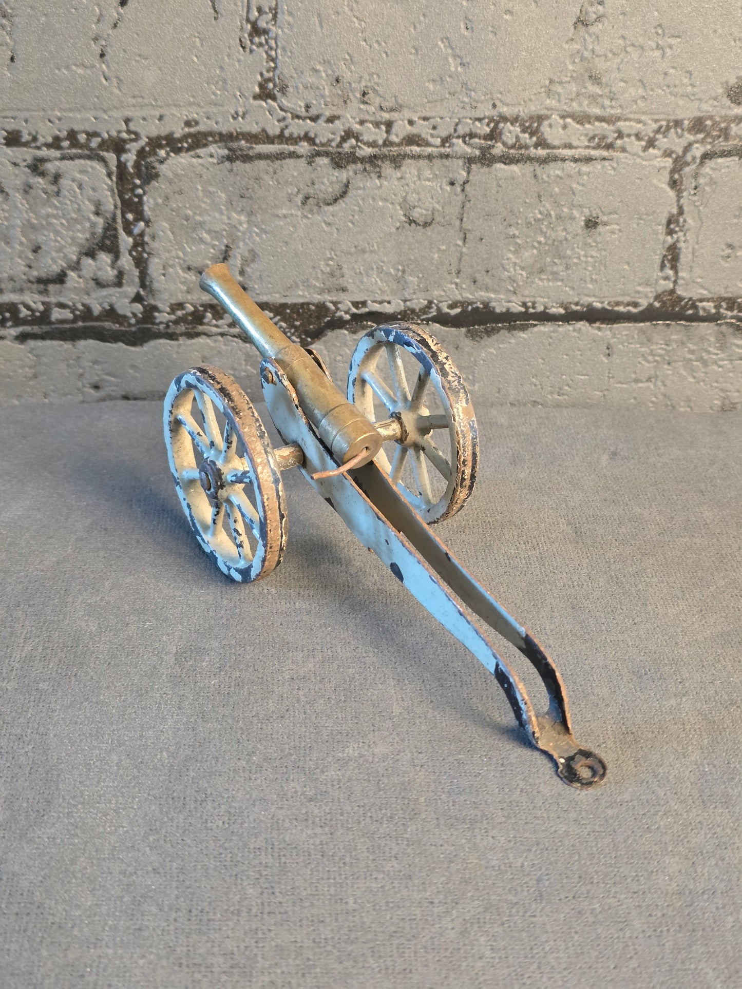 Antik Kanon. 16 cm.