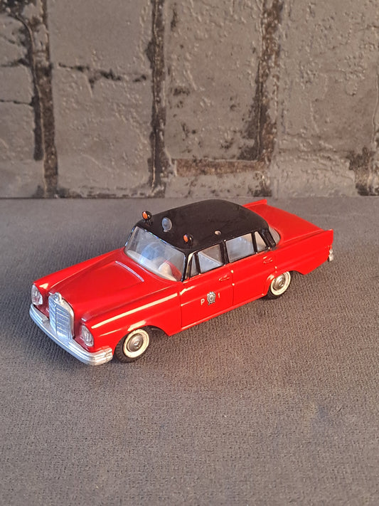 Tekno Denmark Mercedes Benz 220se Fire Chief